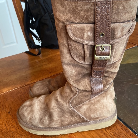 Ugg Boots! - Picture 2 of 6